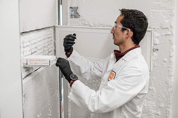 lab-9570
