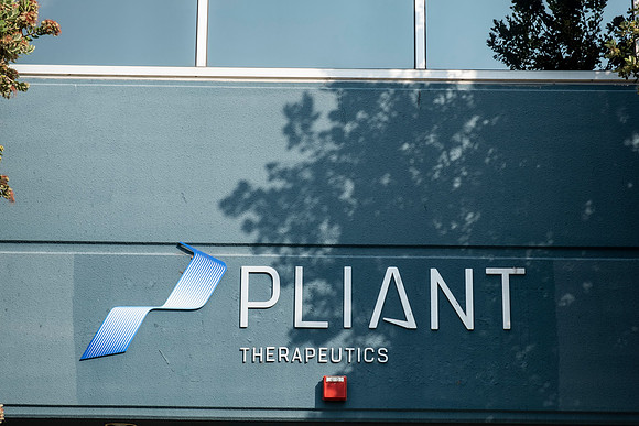pliant-8560
